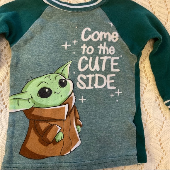 Star Wars Graphic Long Sleeve Baseball T Shirt Green Baby Yoda Toddler 12 Months - Picture 2 of 4